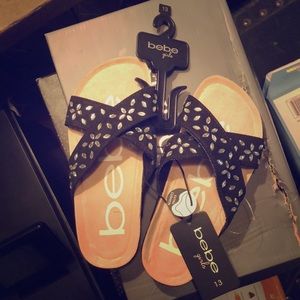 Little girls Bebe flip flops